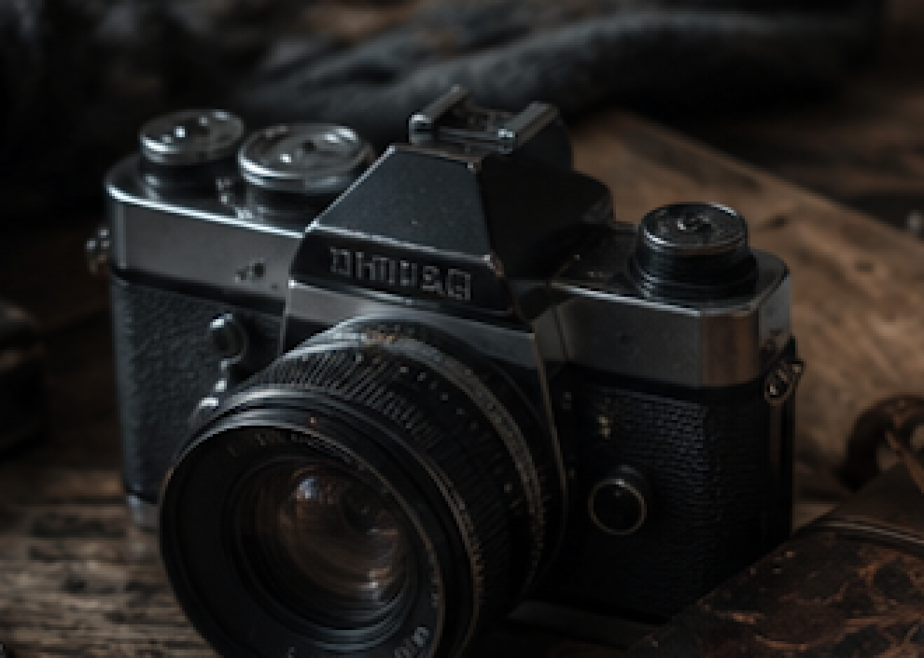 The camera, source crop at 100%